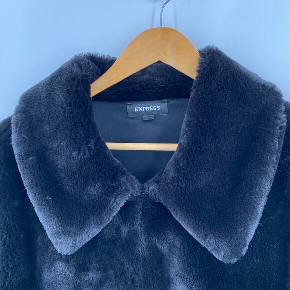Black faux fur short coat Express womens size large pockets - Picture 7 of 9